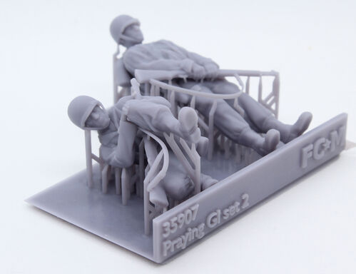 35907 Soldados USA rezando, set 2, escala 1/35.