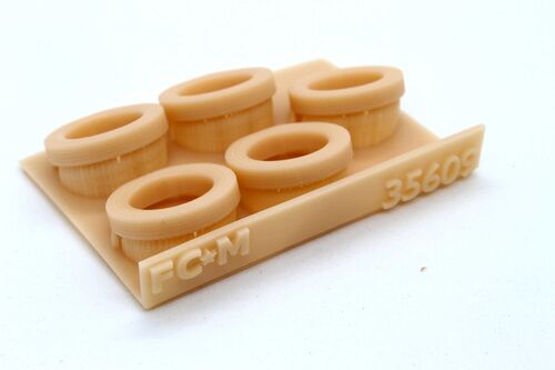 35609 Neumáticos con peso para el coche alemán Opel Kadett, escala 1/35.