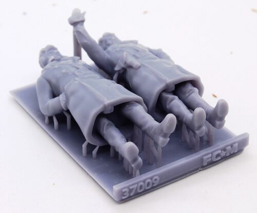 37009 Tripulación de tanque soviética con uniforme de invierno WWII, set 2. Escala 1/35.