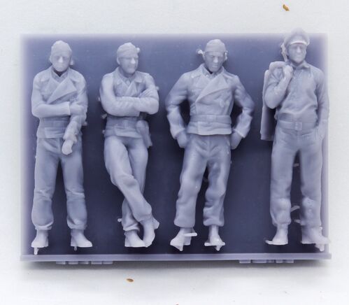 48479 Tripulación de carro alemana 1945, escala 1/48.