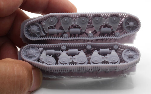 48618 Renault R-35, escala 1/48