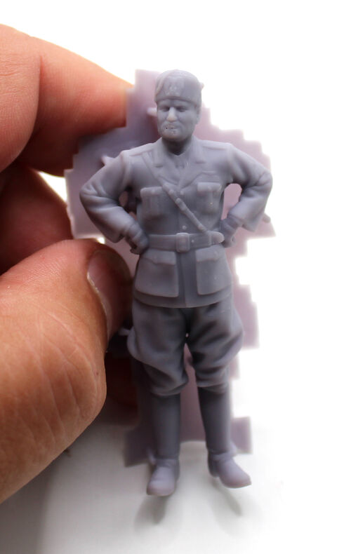 24493 Benito Mussolini, escala 1/24.