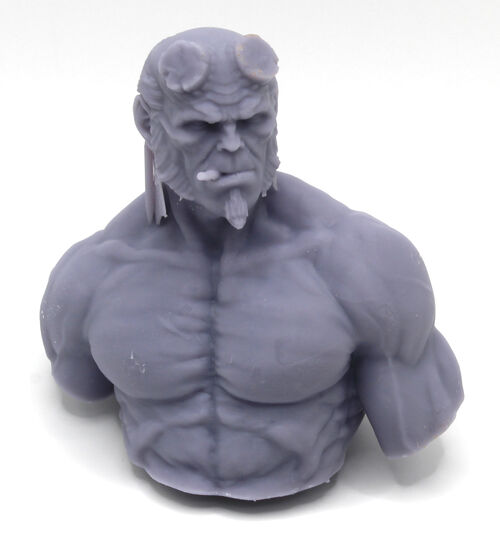 10423 Hellboy, busto escala 1/10.