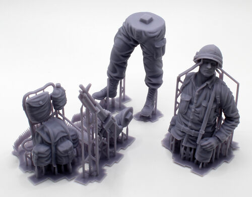 16712 US soldier with M60MG, escala 1/16.