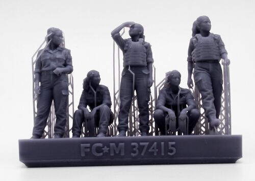 37415 IDF women 1/35 scale.